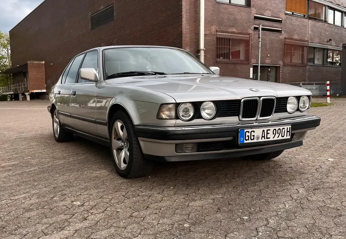 Gebraucht BMW 730 188 PS (138 kW) 1990 Silber Limousine