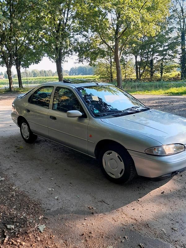Silber Gebraucht 1995 Ford Mondeo Limousine | 6.500 € - Bild 1/4