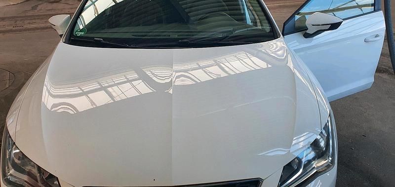 Weiß Gebraucht 2015 Seat Leon Kombi | 5.999 € (Fairer Preis) - Bild 1/4