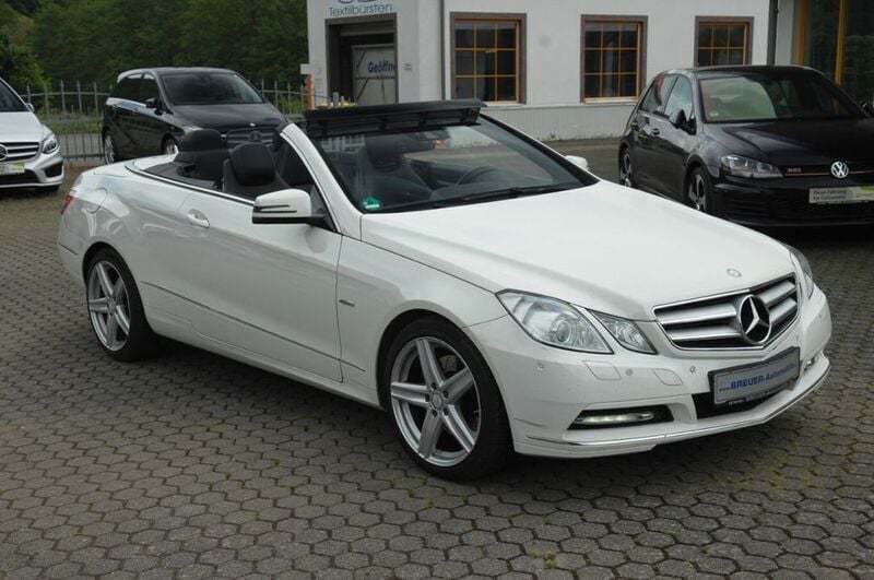 Gebraucht Mercedes E350 Avantgarde 265 PS (194 kW) 2012 Weiß Cabrio
