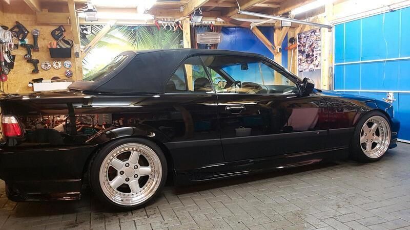 Schwarz Gebraucht 1993 BMW 325 Cabriolet Cabrio | 17.500 € - Bild 1/4