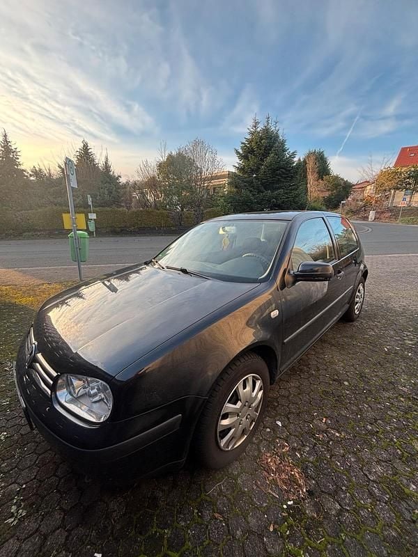 Schwarz Gebraucht 1999 VW Golf IV Kleinwagen | 1.000 € (Fairer Preis) - Bild 1/4