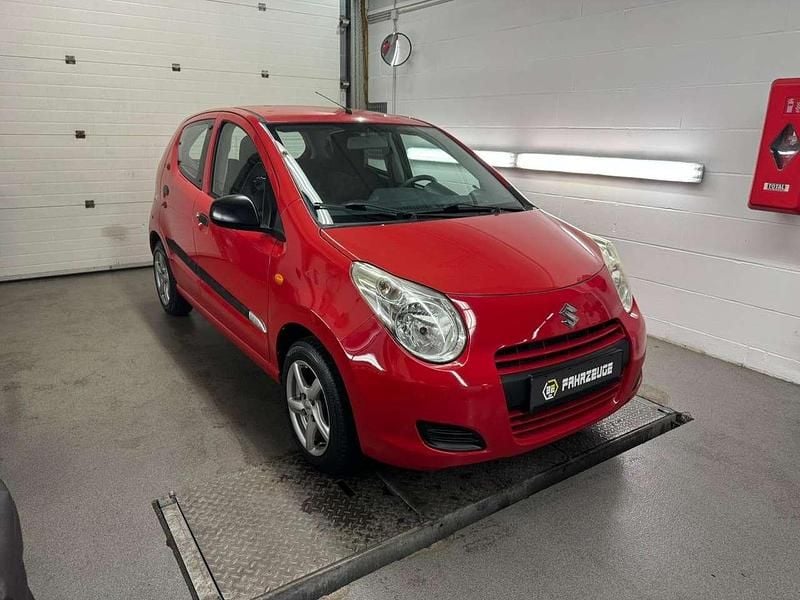 Rot Gebraucht 2013 Suzuki Alto Kleinwagen | 4.250 € (Etwas zu teuer) - Bild 1/4