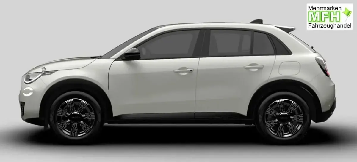 Neu Fiat 600 Icon 110 PS (80 kW) 2026 Gelato weiß SUV