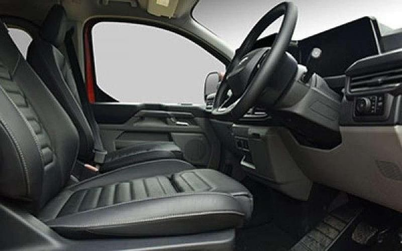 Neu Ford Tourneo Titanium 136 PS (100 kW) 2026 Weiß Van / Kleinbus