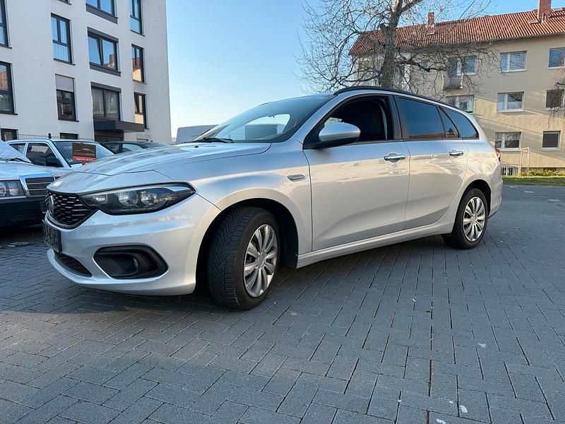Gebraucht Fiat Tipo Easy 120 PS (88 kW) 2017 Silber Kombi