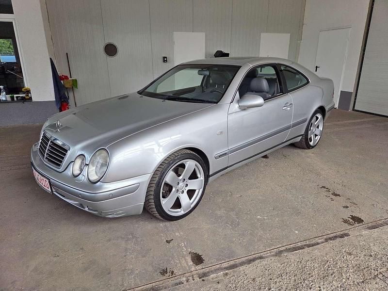 Silber Gebraucht 1997 Mercedes CLK320 Elegance Coupé | 5.499 € (Fairer Preis) - Bild 1/4