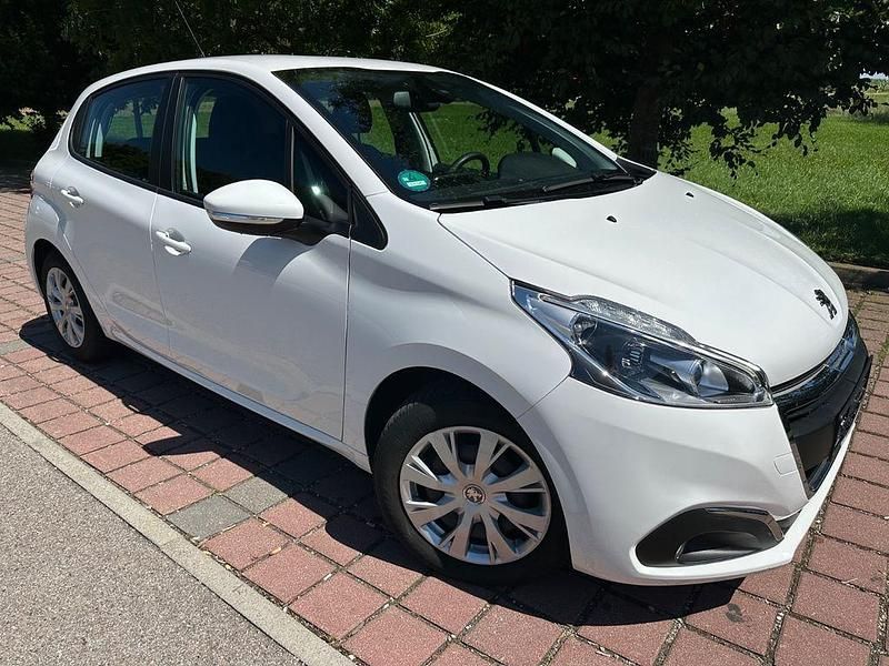 Weiß Gebraucht 2019 Peugeot 208 Active Kleinwagen | 6.990 € (Superpreis) - Bild 1/4