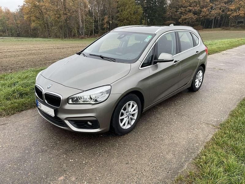 Beige Gebraucht 2016 BMW 218 Kombi | 9.480 € (Superpreis) - Bild 1/4