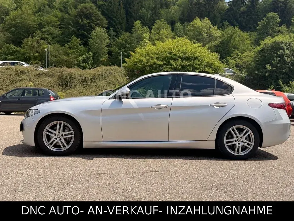 Gebraucht Alfa Romeo Giulia 150 PS (110 kW) 2017 Grau Limousine