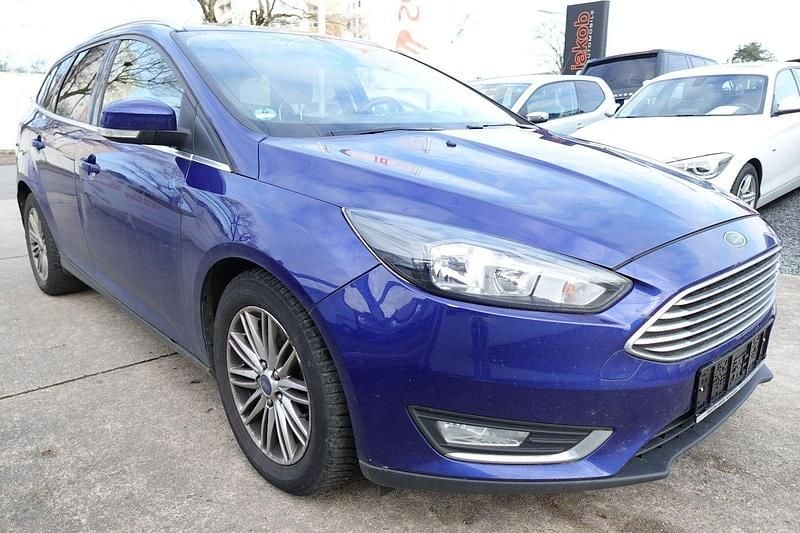 Blau Gebraucht 2015 Ford Focus Titanium Kombi | 4.990 € (Superpreis) - Bild 1/4