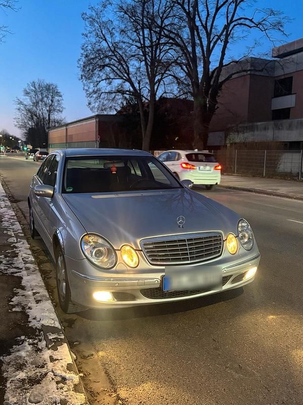 Gebraucht Mercedes E240 177 PS (130 kW) 2002 Limousine