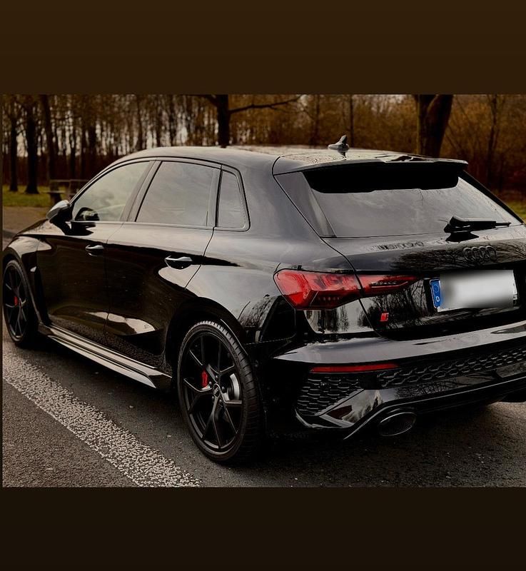 Schwarz Gebraucht 2024 Audi RS3 Kleinwagen | 55.000 € (Guter Preis) - Bild 1/3