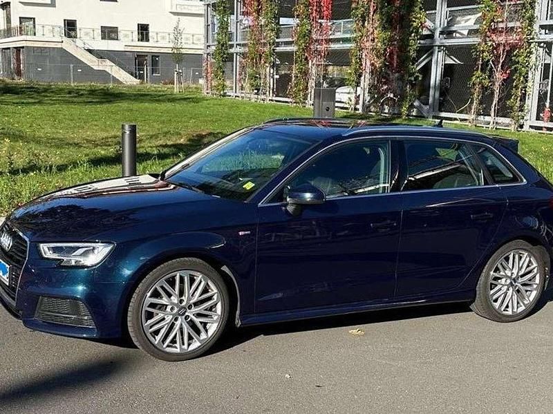 Blau Gebraucht 2017 Audi A3 Design Kombi | 14.500 € (Superpreis) - Bild 1/4