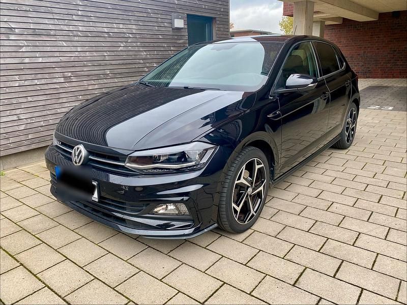 Schwarz Gebraucht 2018 VW Polo R-line Kleinwagen | 15.800 € (Fairer Preis) - Bild 1/4