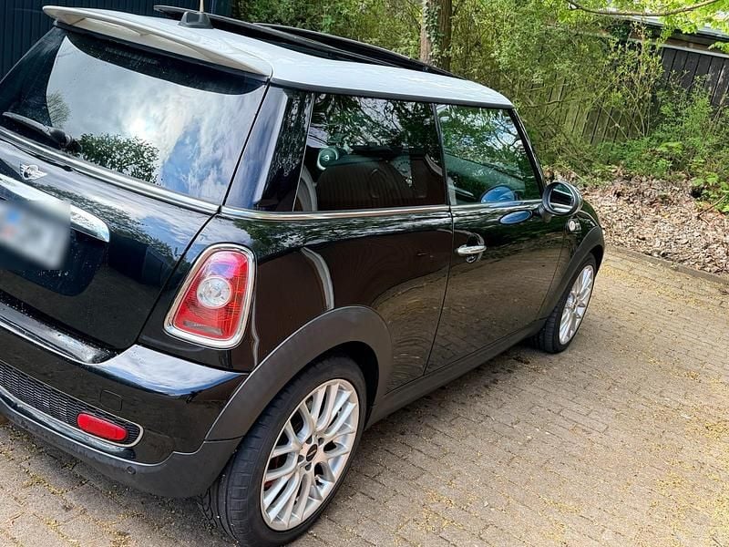 Gebraucht Mini John Cooper Works 210 PS (154 kW) 2010 Schwarz Kleinwagen