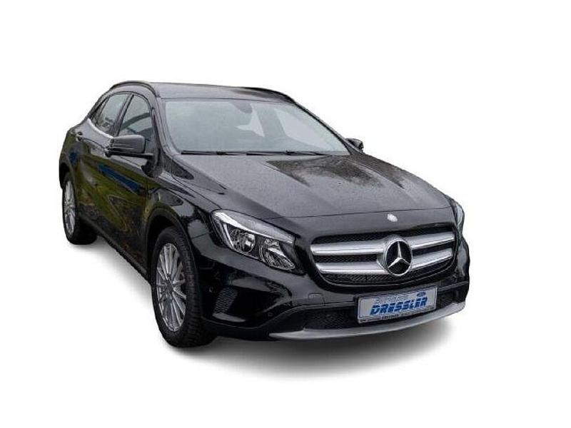 Gebraucht Mercedes GLA200 156 PS (114 kW) 2016 Schwarz SUV