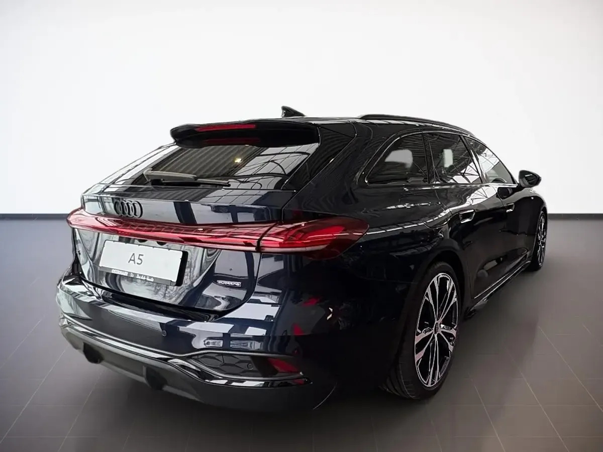 Nouă Audi A5 Ambiente 204 CP (150 kW) 2025 Albastru Coupe