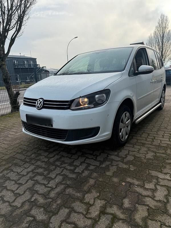 Weiß Gebraucht 2015 VW Touran Comfortline Van / Kleinbus | 13.500 € (Superpreis) - Bild 1/4