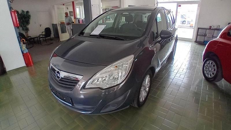 Grau Gebraucht 2013 Opel Meriva Color Edition Van / Kleinbus | 9.450 € (Etwas zu teuer) - Bild 1/4