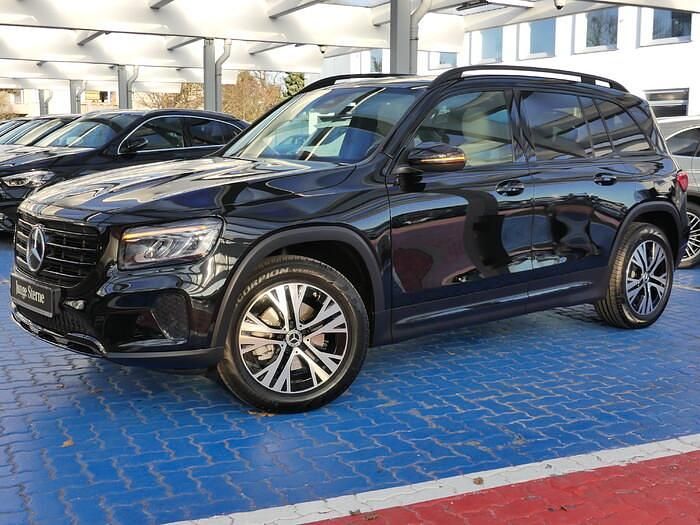 Gebraucht Mercedes GLB180 Progressive 136 PS (100 kW) 2025 Metalliclack kosmosschwarz SUV