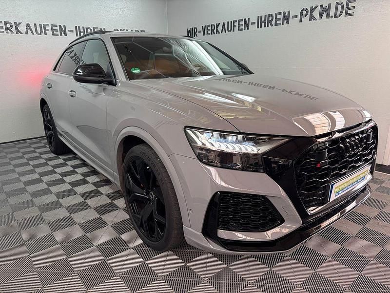 Grau Gebraucht 2023 Audi RS Q8 Sport SUV | 108.500 € (Fairer Preis) - Bild 1/4
