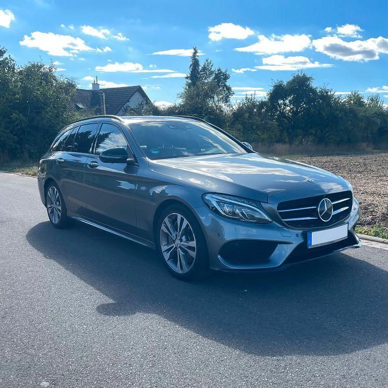 Grau Gebraucht 2018 Mercedes C250 Sport Limousine | 20.690 € (Fairer Preis) - Bild 1/4