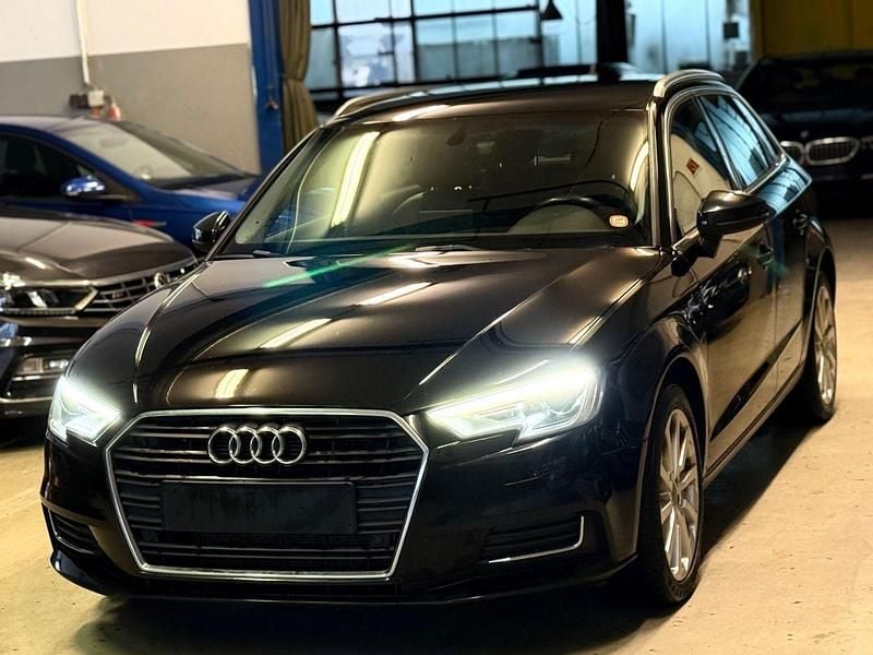 Gebraucht Audi A3 Design 110 PS (80 kW) 2016 Schwarz Limousine