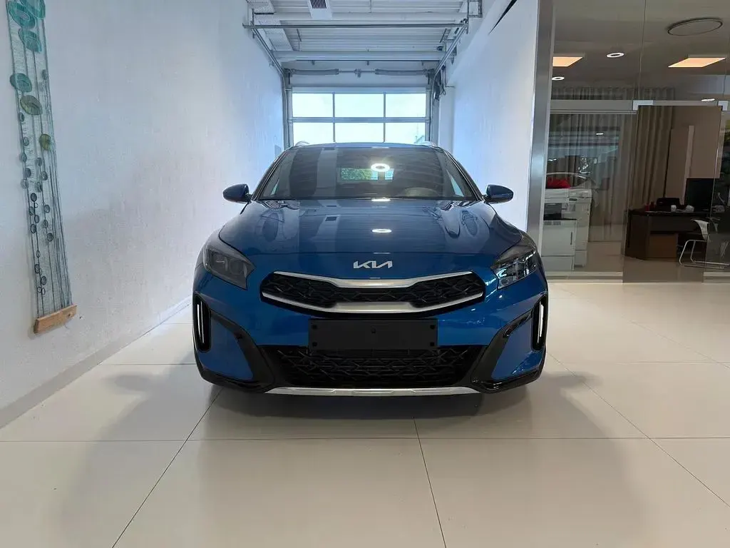 Neu Kia XCeed City 150 PS (110 kW) 2026 Blau SUV