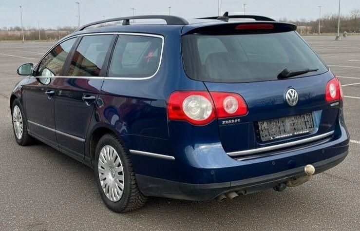 Gebraucht VW Passat Comfortline 105 PS (77 kW) 2009 Blau Limousine