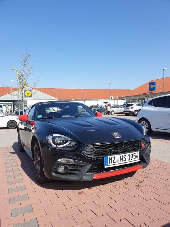 Schwarz Gebraucht 2017 Abarth 124 Spider Cabrio | 24.800 € (Superpreis) - Bild 1/4