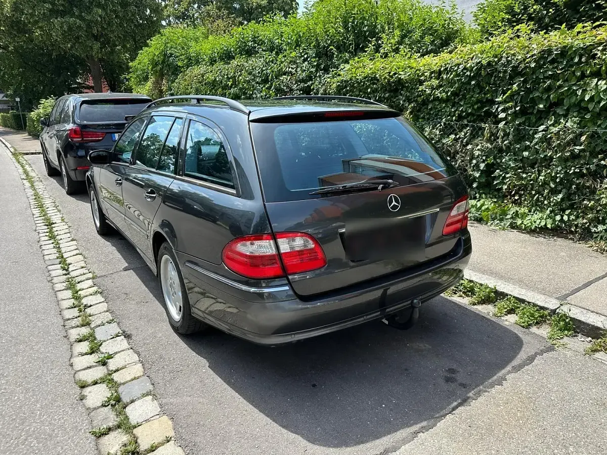 Gebraucht Mercedes E320 204 PS (150 kW) 2003 Schwarz Kombi