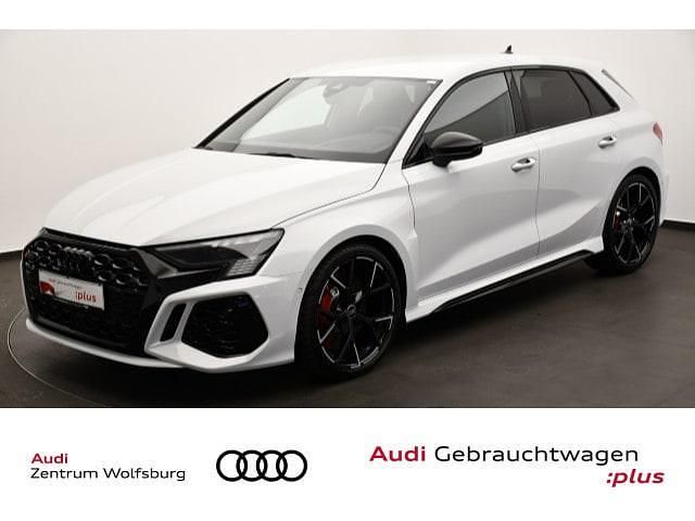 Gletscherweiß metallic Gebraucht 2024 Audi RS3 Sportback Ambiente Kleinwagen | 55.690 € (Superpreis) - Bild 1/3