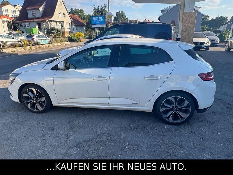 Gebraucht Renault Mégane IV Bose Edition 132 PS (97 kW) 2016 Weiß Limousine