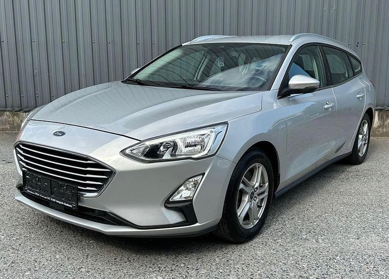 Silber Gebraucht 2019 Ford Focus Cool & Connect Kombi | 7.790 € - Bild 1/2