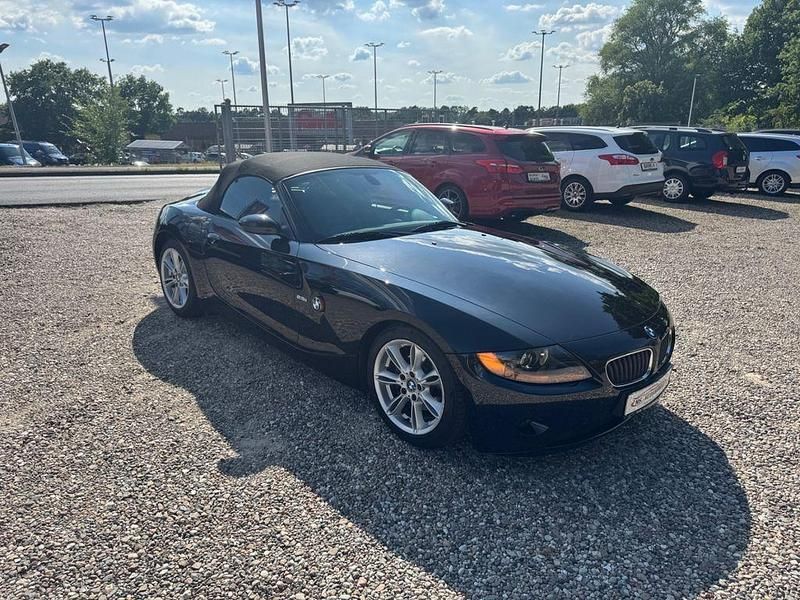 Gebraucht BMW Z4 Sport Line 192 PS (141 kW) 2003 Schwarz Cabrio