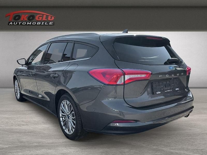 Usado Ford Focus Titanium 150 CV (110 kW) 2019 Gris Familiar