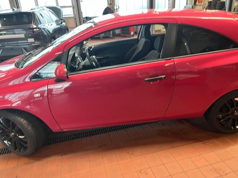 Gebraucht Opel Corsa Innovation 87 PS (63 kW) 2013 Andere farben Kleinwagen