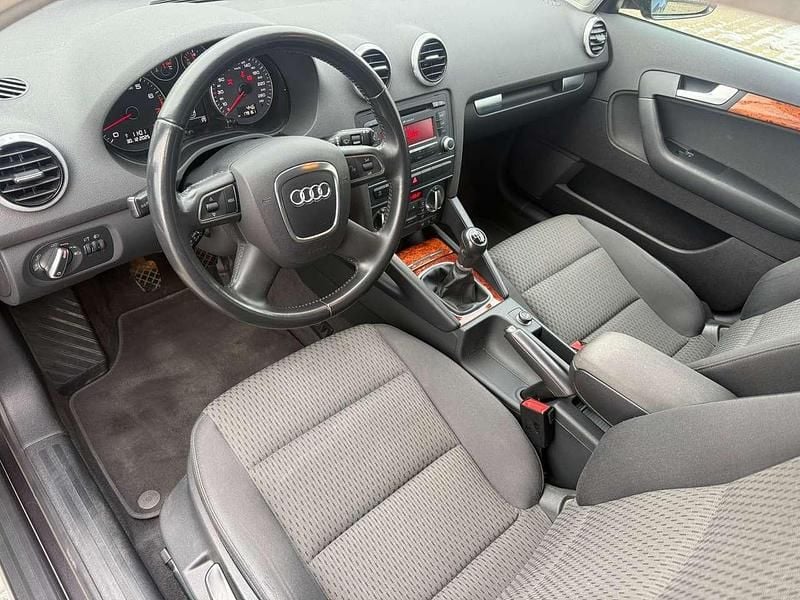 Gebraucht Audi A3 Ambiente 105 PS (77 kW) 2012 Lavagrau perleffekt Kleinwagen