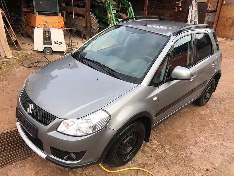 Silber Gebraucht 2006 Suzuki SX4 SUV | 4.300 € (Fairer Preis) - Bild 1/4