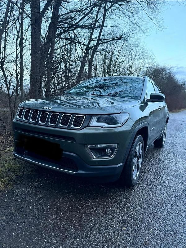Gebraucht Jeep Compass Limited 170 PS (125 kW) 2017 Grün SUV