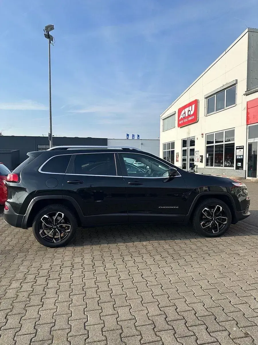 Gebraucht Jeep Cherokee Limited 170 PS (125 kW) 2015 Schwarz SUV