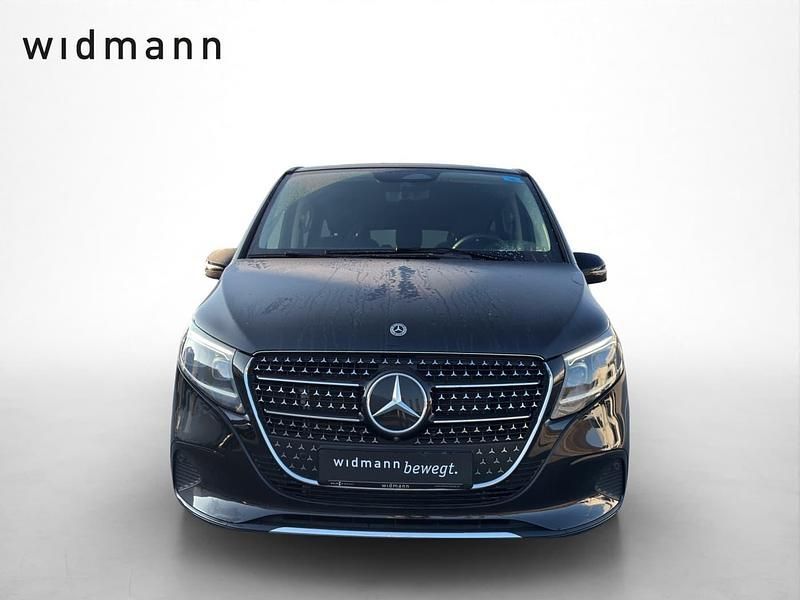 Gebraucht Mercedes V300 Avantgarde 237 PS (174 kW) 2024 Obsidianschwarz metallic Van / Kleinbus