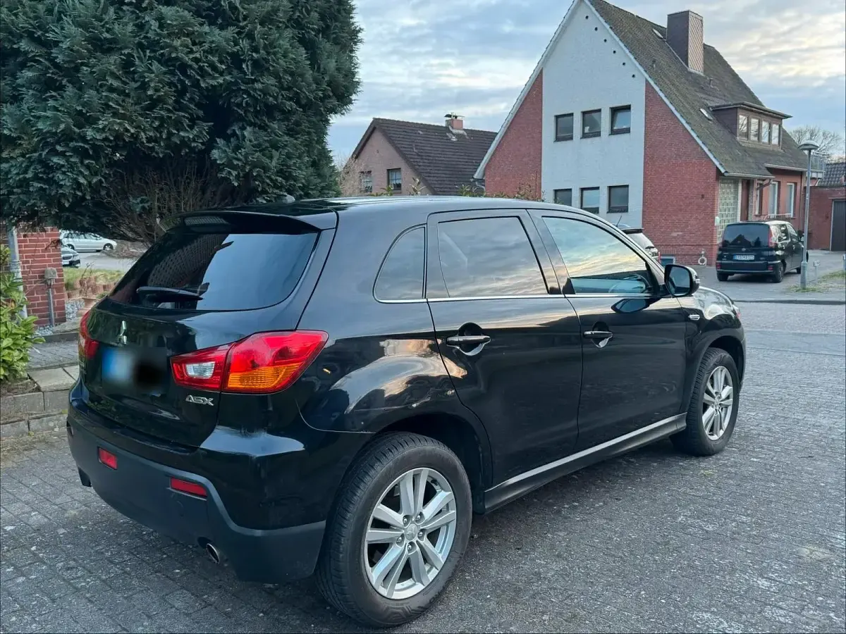 Gebraucht Mitsubishi ASX 150 PS (110 kW) 2010 Schwarz SUV