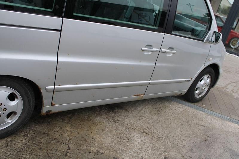 Gebraucht Mercedes V220 122 PS (89 kW) 2001 Grau Van / Kleinbus