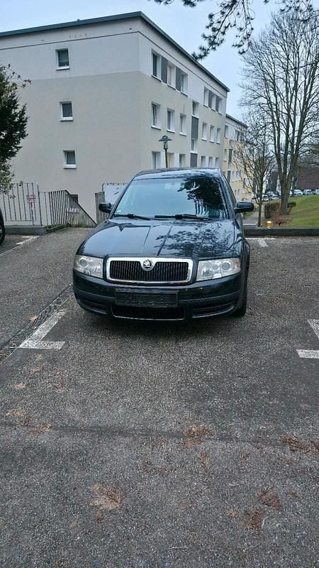 Second-hand Skoda Superb 140 CP (102 kW) 2005 Negru Berlinǎ