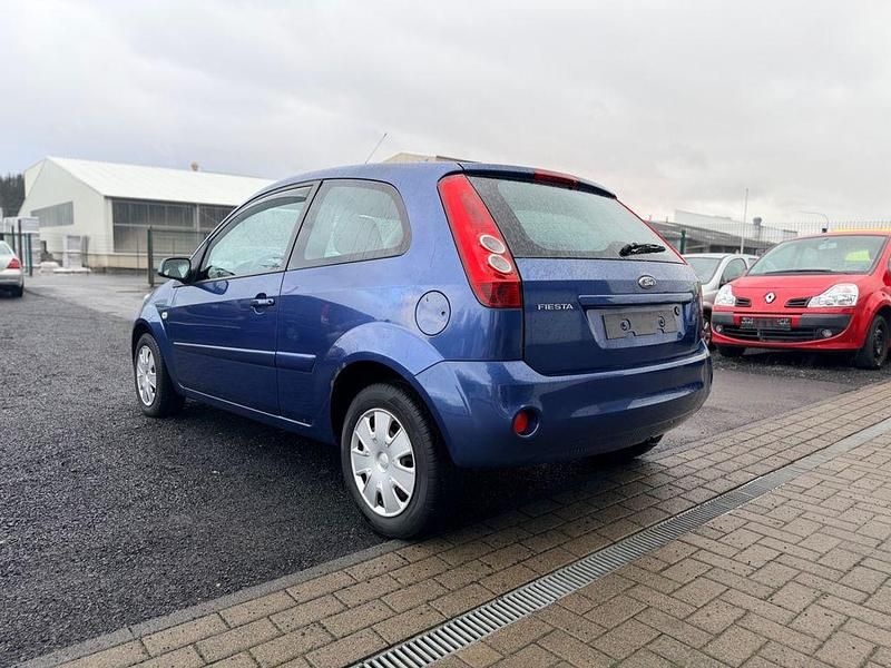 Gebraucht Ford Fiesta Style 80 PS (58 kW) 2008 Blau Kleinwagen