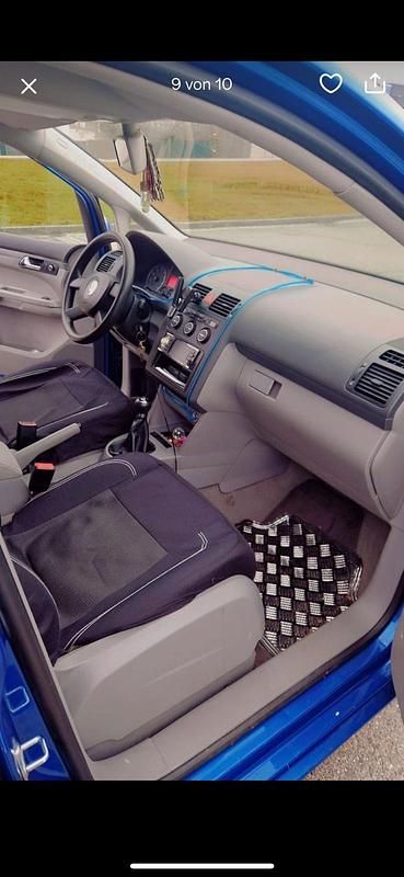 Blau Gebraucht 2003 VW Touran Van / Kleinbus | 750 € (Superpreis) - Bild 1/4