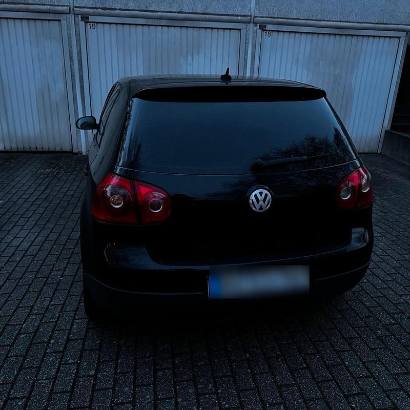 Gebraucht VW Golf V 105 PS (77 kW) 2004 Schwarz Kleinwagen