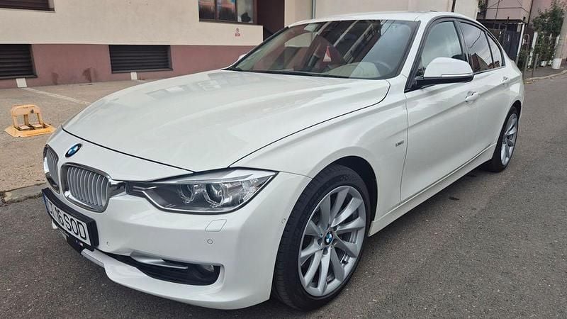 Gebraucht BMW 335 Sport Line 306 PS (225 kW) 2013 Weiß Limousine